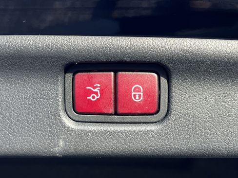 Used 2022 Mercedes-Benz C 300 4MATIC Sedan image 25