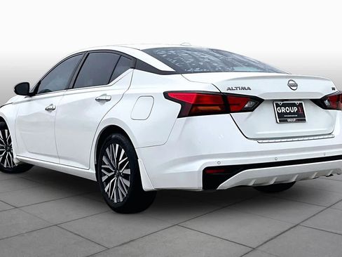 Used 2023 Nissan Altima 2.5 SV FWD image 12
