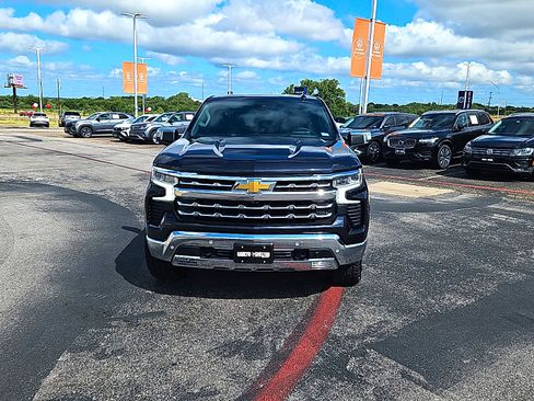 Used 2023 Chevrolet Silverado 1500 LTZ w/ Technology Package AWD/4WD image 2
