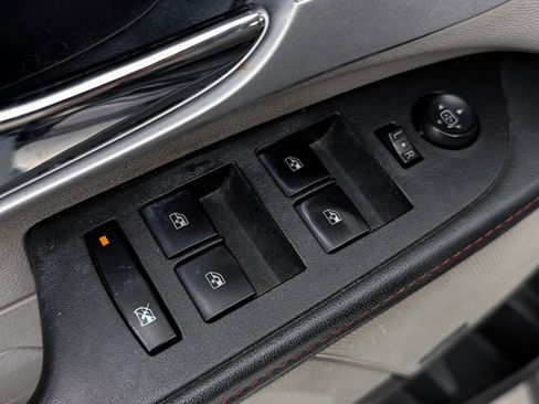 Used 2013 Chevrolet Equinox LTZ image 13