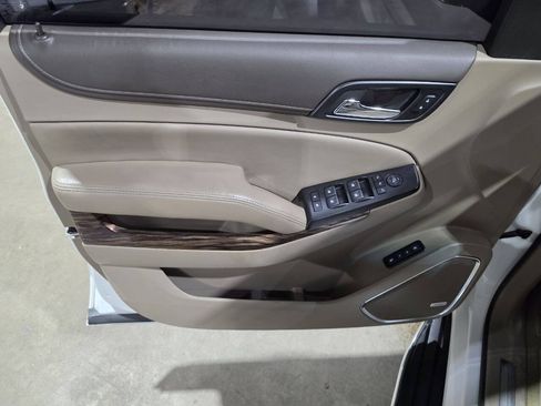 Used 2018 GMC Yukon XL SLT w/ Premium Edition AWD/4WD image 27