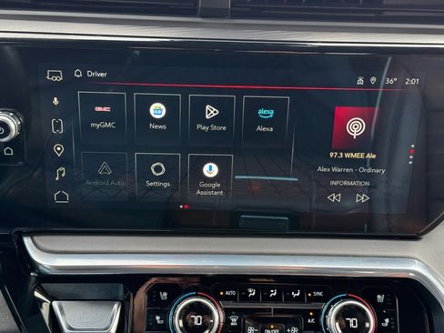 Used 2024 GMC Sierra 3500 Denali Ultimate image 30