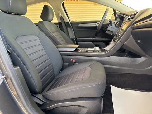 Used 2020 Ford Fusion SE FWD image 26