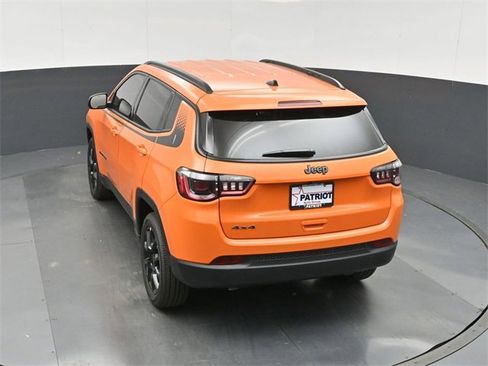 New 2026 Jeep Compass Latitude w/ Mopar Graphics Package image 37
