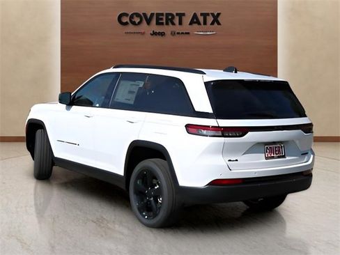 New 2025 Jeep Grand Cherokee Limited w/ Black Appearance Package image 3