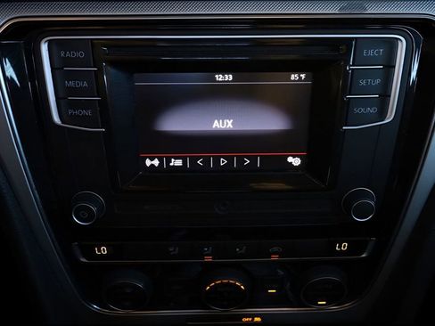 Used 2017 Volkswagen Passat 1.8T S image 22