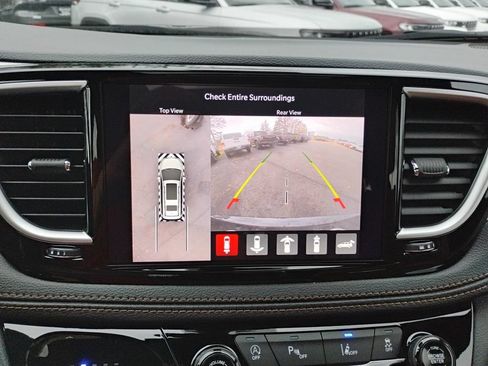 New 2026 Chrysler Pacifica Pinnacle w/ Trailer Tow Group AWD/4WD image 38