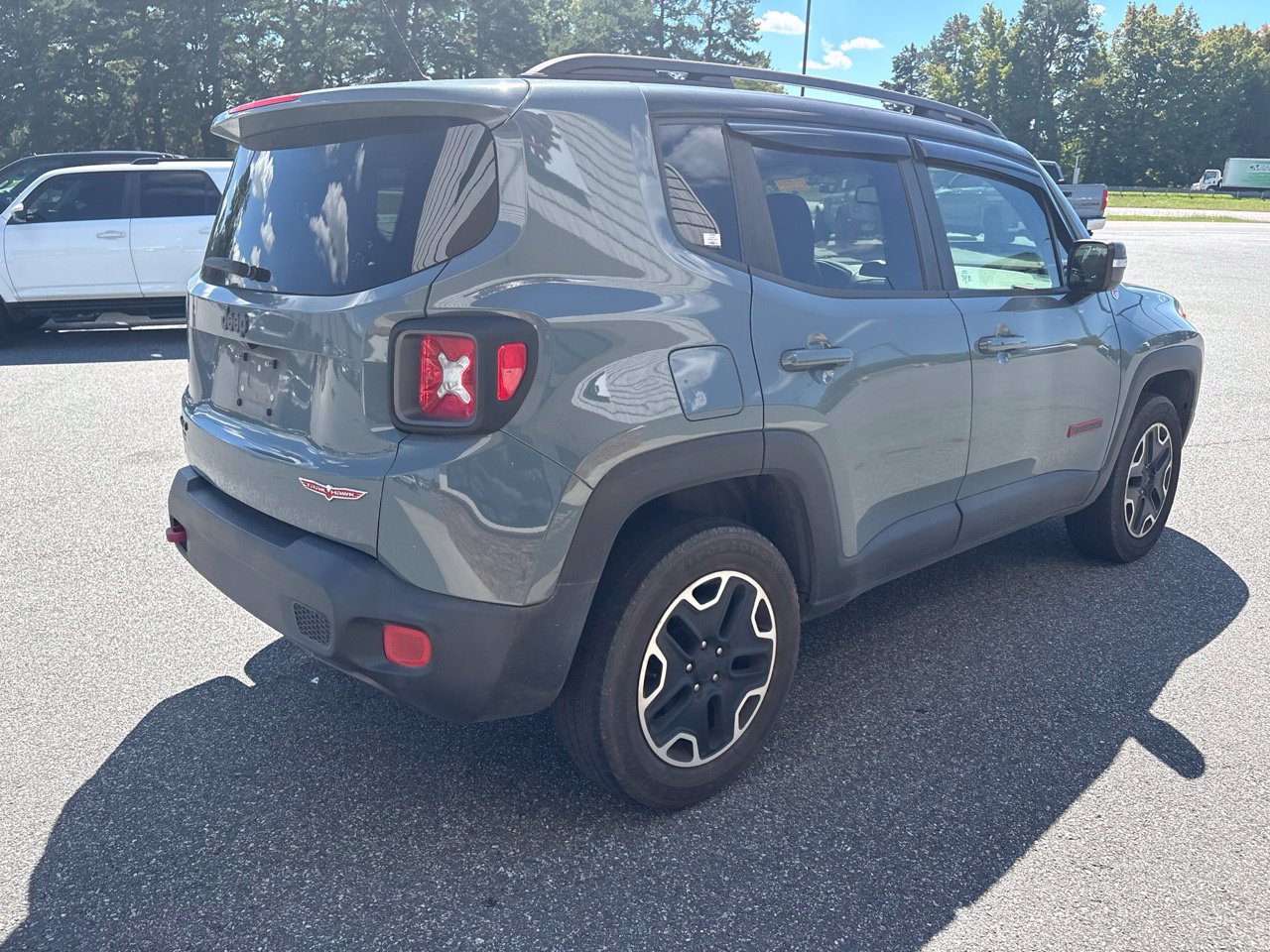 Used 2016 Jeep Renegade Trailhawk w/ Popular Equipment Group AWD/4WD image 8