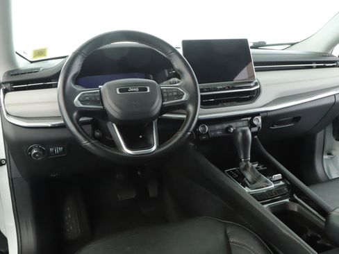 Used 2022 Jeep Compass Limited w/ Elite Group AWD/4WD image 2
