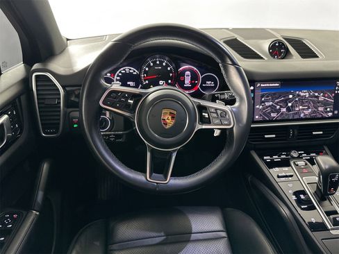 Certified 2023 Porsche Cayenne image 18