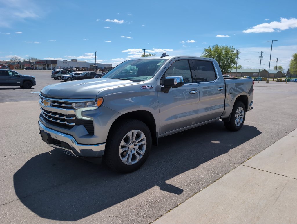 Used 2025 Chevrolet Silverado 1500 LTZ w/ LTZ Convenience Package II AWD/4WD image 4
