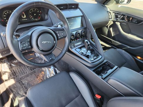 Used 2024 Jaguar F-TYPE R image 19