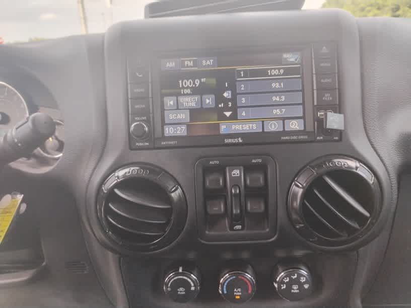 Used 2017 Jeep Wrangler Unlimited Sahara AWD/4WD image 10