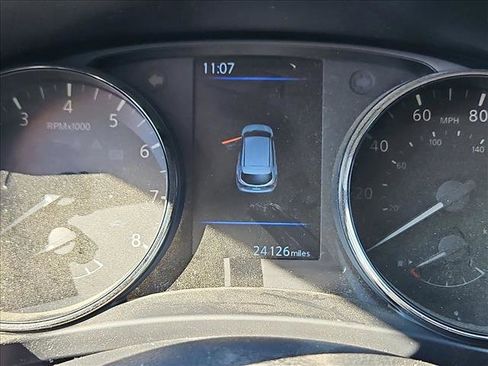 Used 2022 Nissan Rogue Sport SL w/ Premium Package image 10