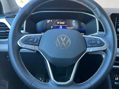 Used 2026 Volkswagen Taos SE AWD/4WD image 24