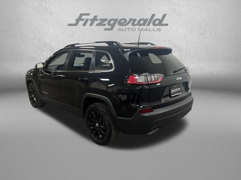 Used 2022 Jeep Cherokee Latitude Lux FWD image 3
