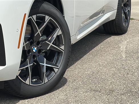 New 2026 BMW X3 xDrive30 w/ M Sport Package image 3