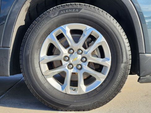 Used 2018 Chevrolet Traverse LT image 11