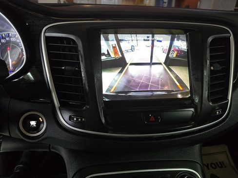 Used 2016 Chrysler 200 C w/ Navigation & Sound Group I image 30