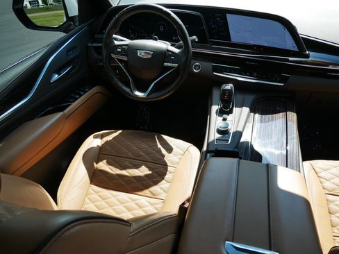Used 2022 Cadillac Escalade ESV Sport w/ Touring Package AWD/4WD image 7