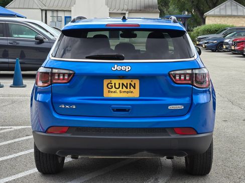 Used 2024 Jeep Compass Latitude AWD/4WD image 4