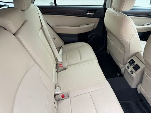 Used 2016 Subaru Outback 2.5i Limited AWD/4WD image 19