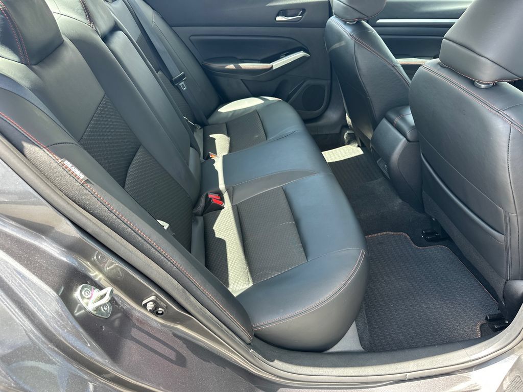 Used 2025 Nissan Altima 2.5 SR FWD image 15