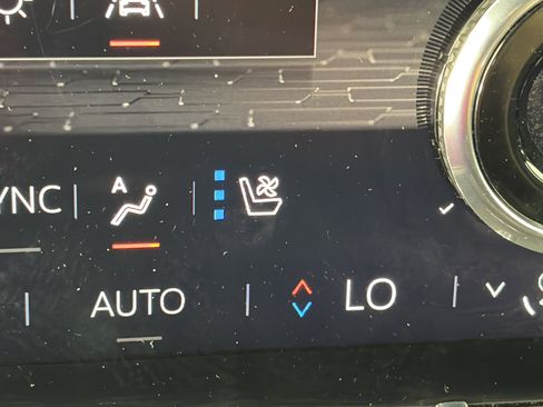 Certified 2024 GMC Acadia Denali w/ LPO, Floor Liner Package AWD/4WD image 29