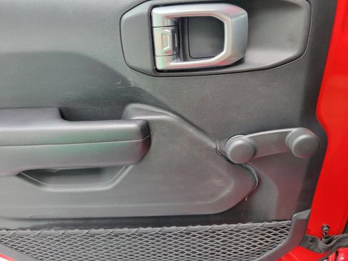 Used 2018 Jeep Wrangler Sport image 20