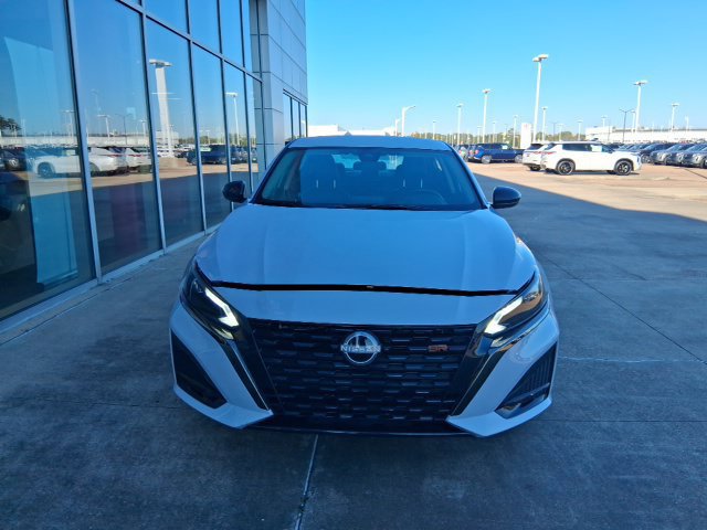 Certified 2025 Nissan Altima 2.5 SR FWD image 3