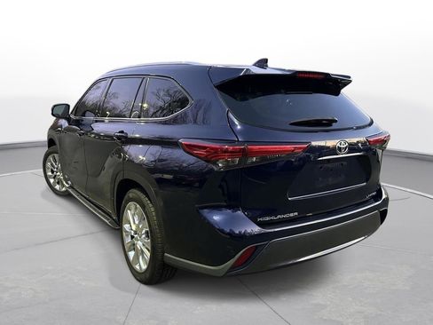 Used 2023 Toyota Highlander Limited image 10