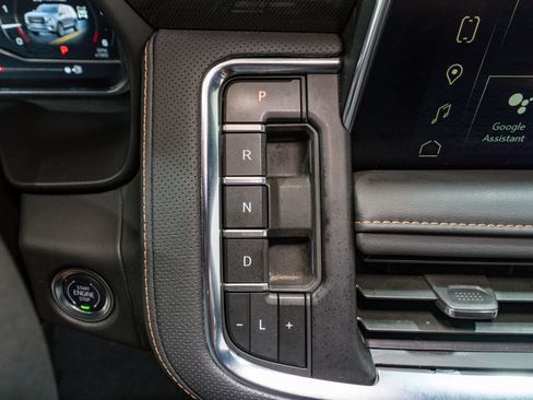 Used 2024 GMC Yukon XL AT4 image 25