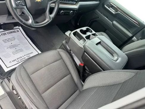Used 2023 Chevrolet Silverado 1500 LT AWD/4WD image 10