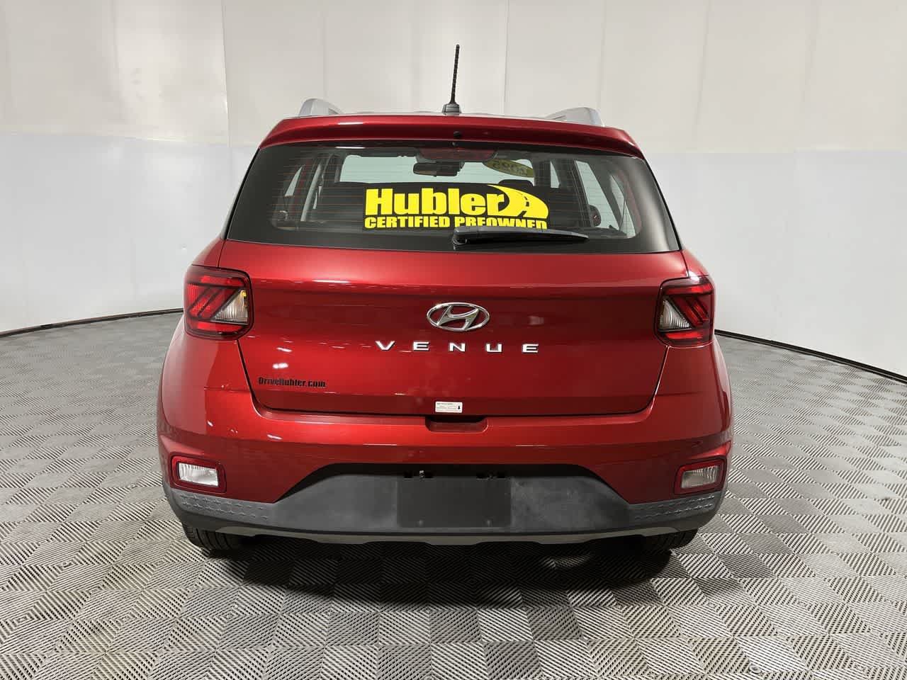 Used 2025 Hyundai Venue SEL FWD image 7