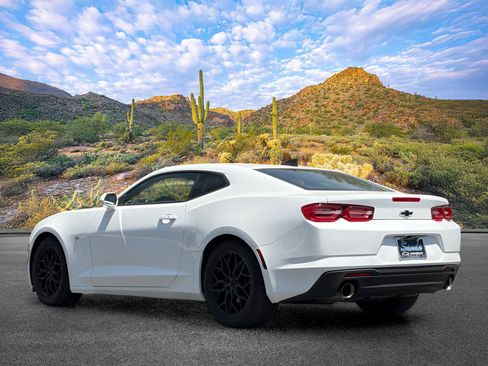 Used 2024 Chevrolet Camaro LT RWD image 8