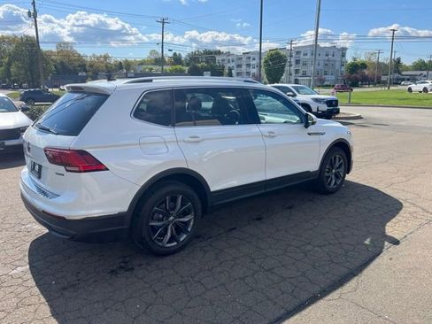 Used 2023 Volkswagen Tiguan SE AWD/4WD image 15