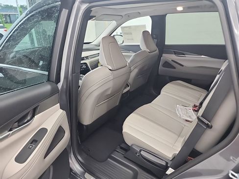 Used 2026 INFINITI QX60 Pure w/ Cargo Package FWD image 16