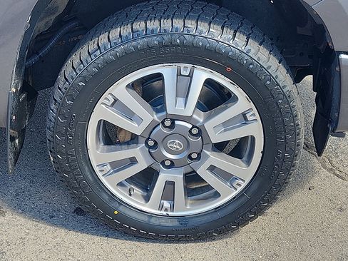 Used 2021 Toyota Tundra Platinum image 8