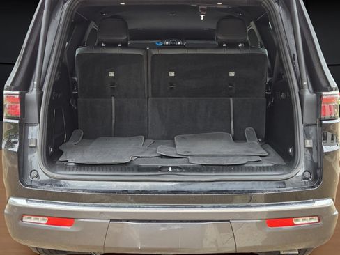 Certified 2022 Jeep Wagoneer Series II AWD/4WD image 7