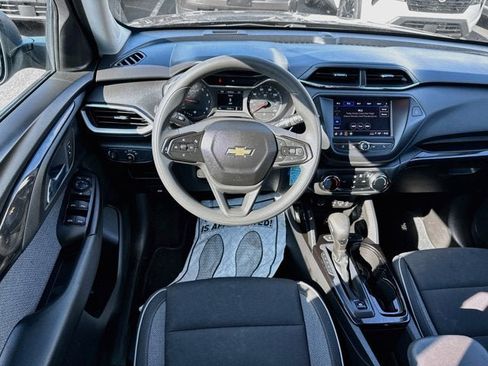 Used 2021 Chevrolet TrailBlazer LS FWD image 17