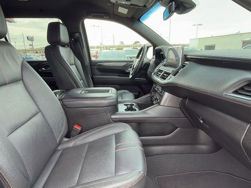 Used 2024 Chevrolet Suburban RST RWD image 32
