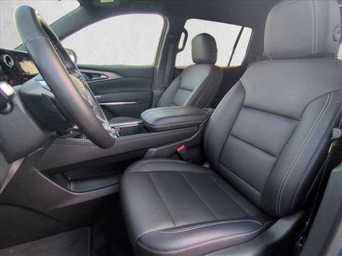 Used 2026 Chevrolet Traverse LT FWD image 15