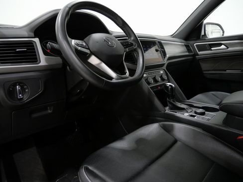 Used 2021 Volkswagen Atlas Cross Sport SE image 10