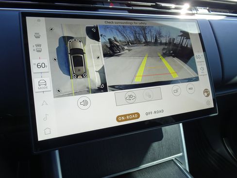 Certified 2025 Land Rover Range Rover Long Wheelbase SE image 4