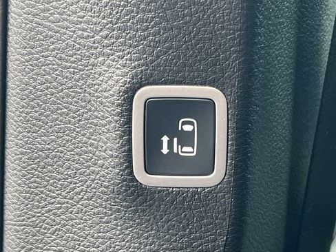 New 2026 Chrysler Pacifica Select w/ S Appearance Package image 34