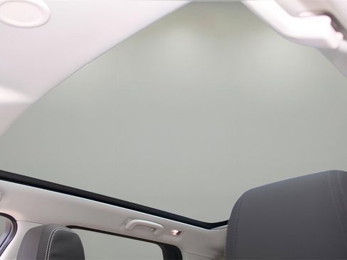 New 2025 Land Rover Discovery Sport S image 27