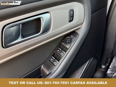 Used 2025 Ford Explorer Active AWD/4WD image 17