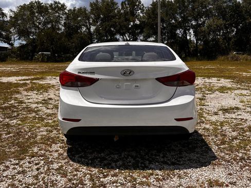 Used 2016 Hyundai Elantra SE FWD image 4