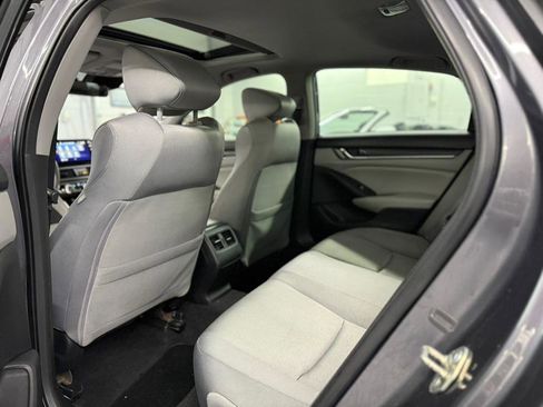 Used 2020 Honda Accord EX image 32