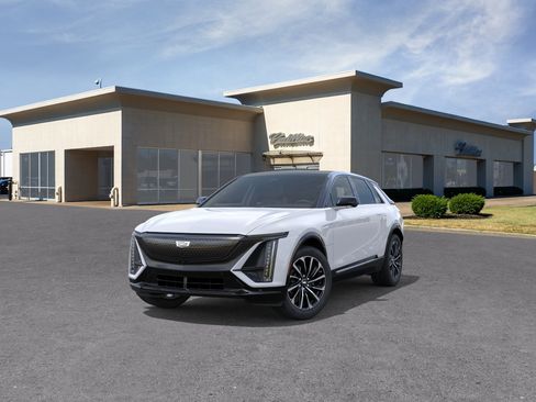New 2026 Cadillac Lyriq Premium Sport w/ LPO, Floor Liner Package AWD/4WD image 32